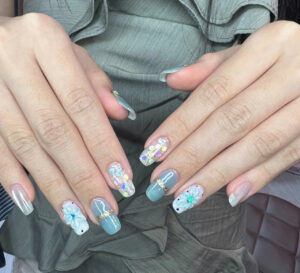 famenails d7 blue silver floral nails