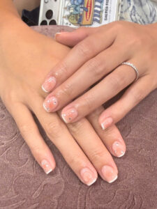 famenails d7 natural glossy white accent nails